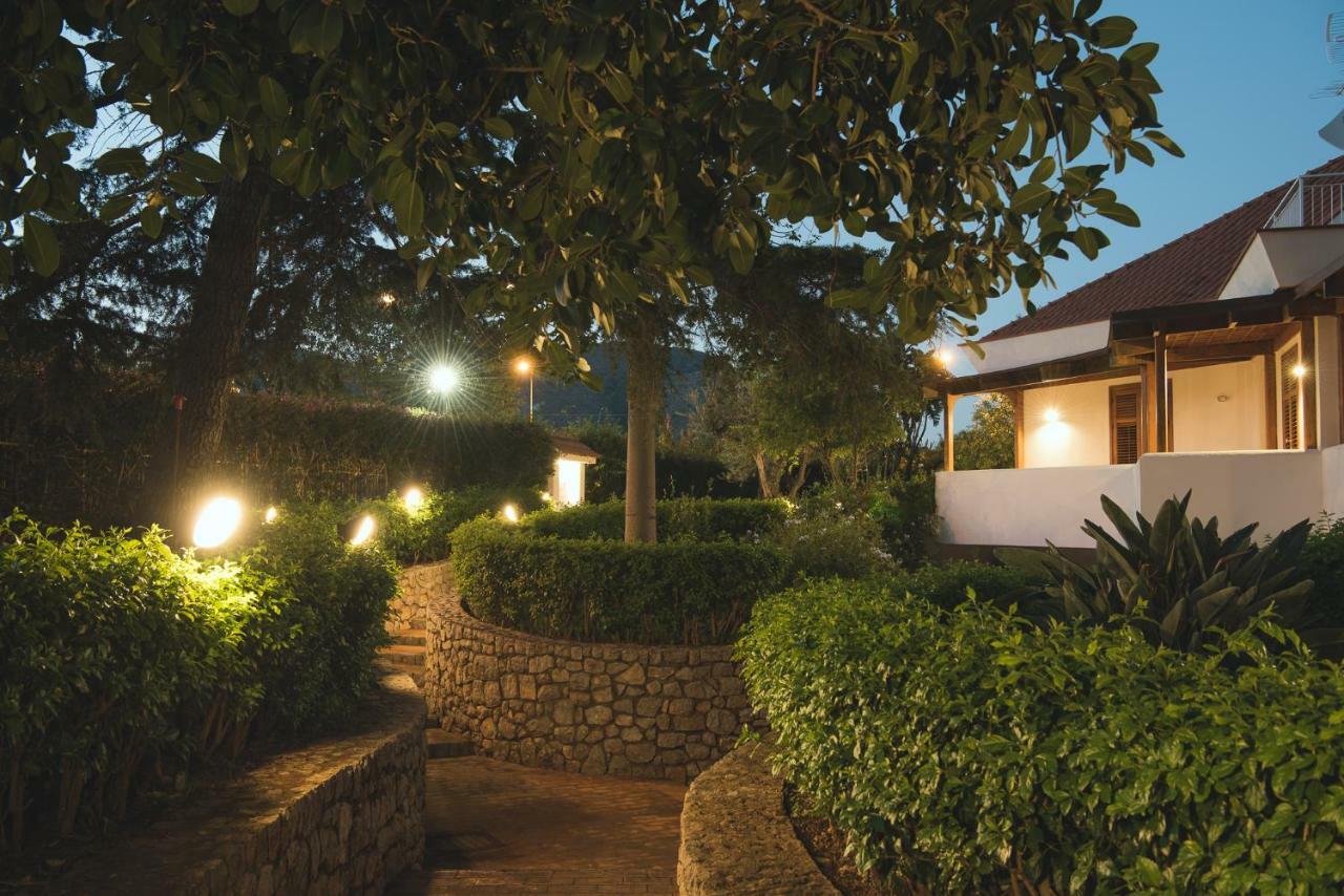 ホテル Il Giardino Di Venere モンデッロ エクステリア 写真